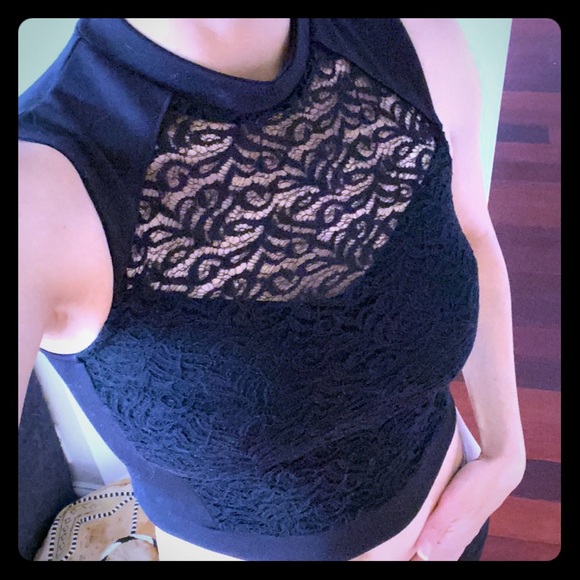 Dynamite sheer lace crop top - Picture 2 of 5